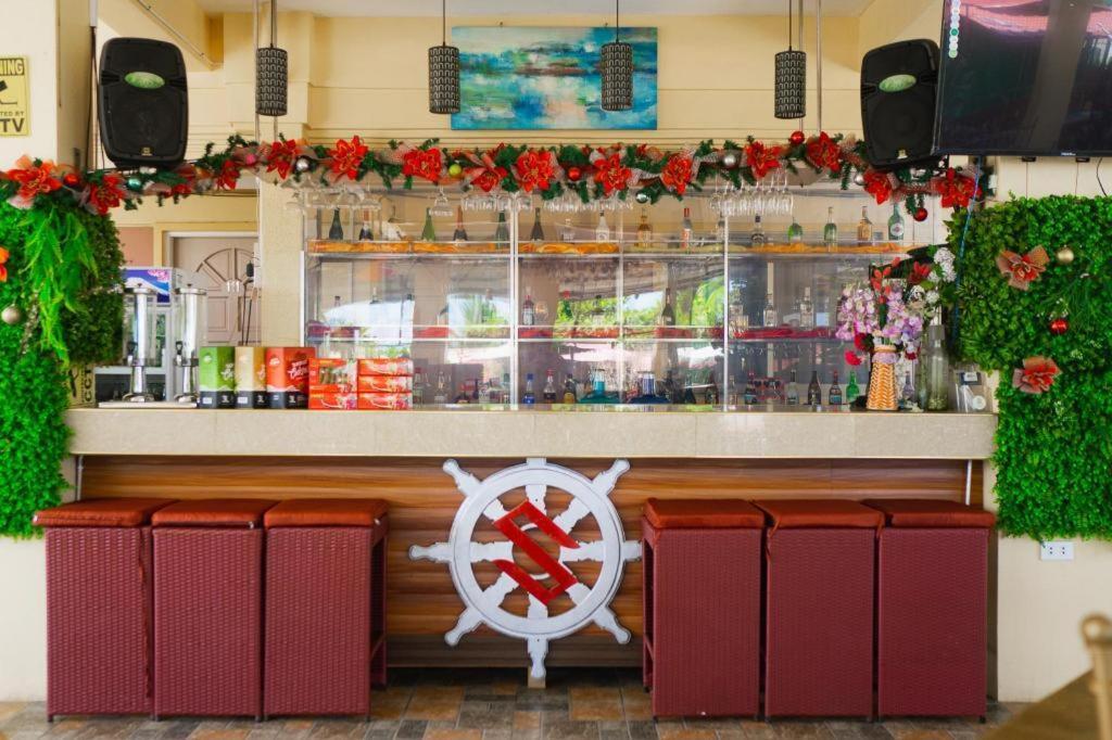 Suzuki Beach Hotel Olongapo Ngoại thất bức ảnh