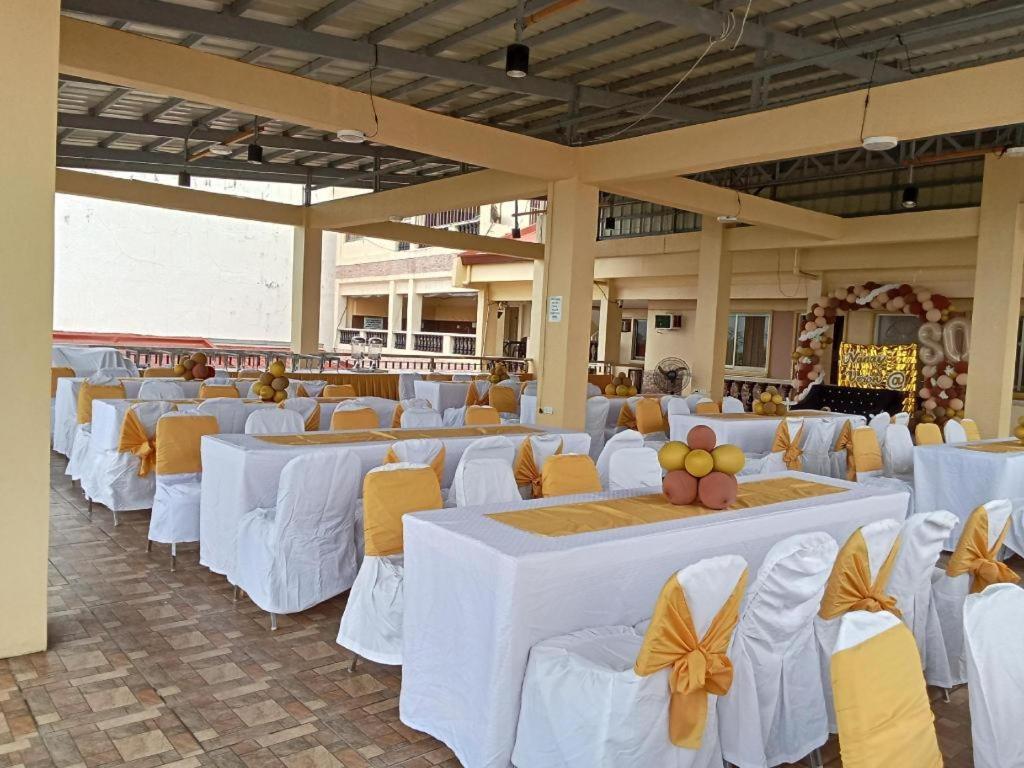 Suzuki Beach Hotel Olongapo Ngoại thất bức ảnh