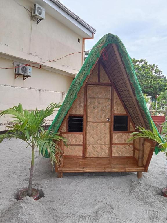 Suzuki Beach Hotel Olongapo Ngoại thất bức ảnh