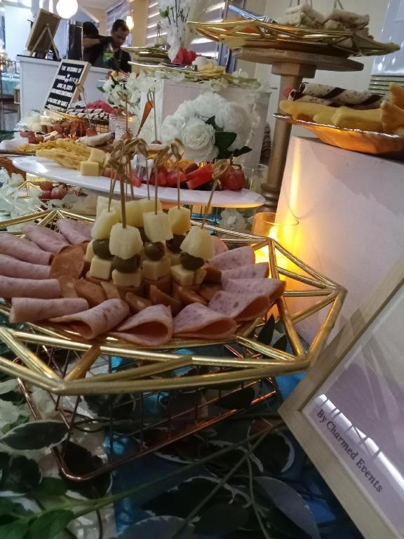 Suzuki Beach Hotel Olongapo Ngoại thất bức ảnh