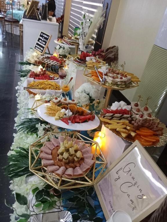 Suzuki Beach Hotel Olongapo Ngoại thất bức ảnh
