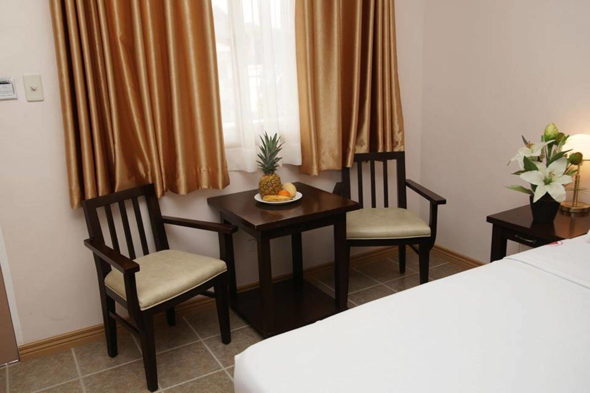 Suzuki Beach Hotel Olongapo Ngoại thất bức ảnh