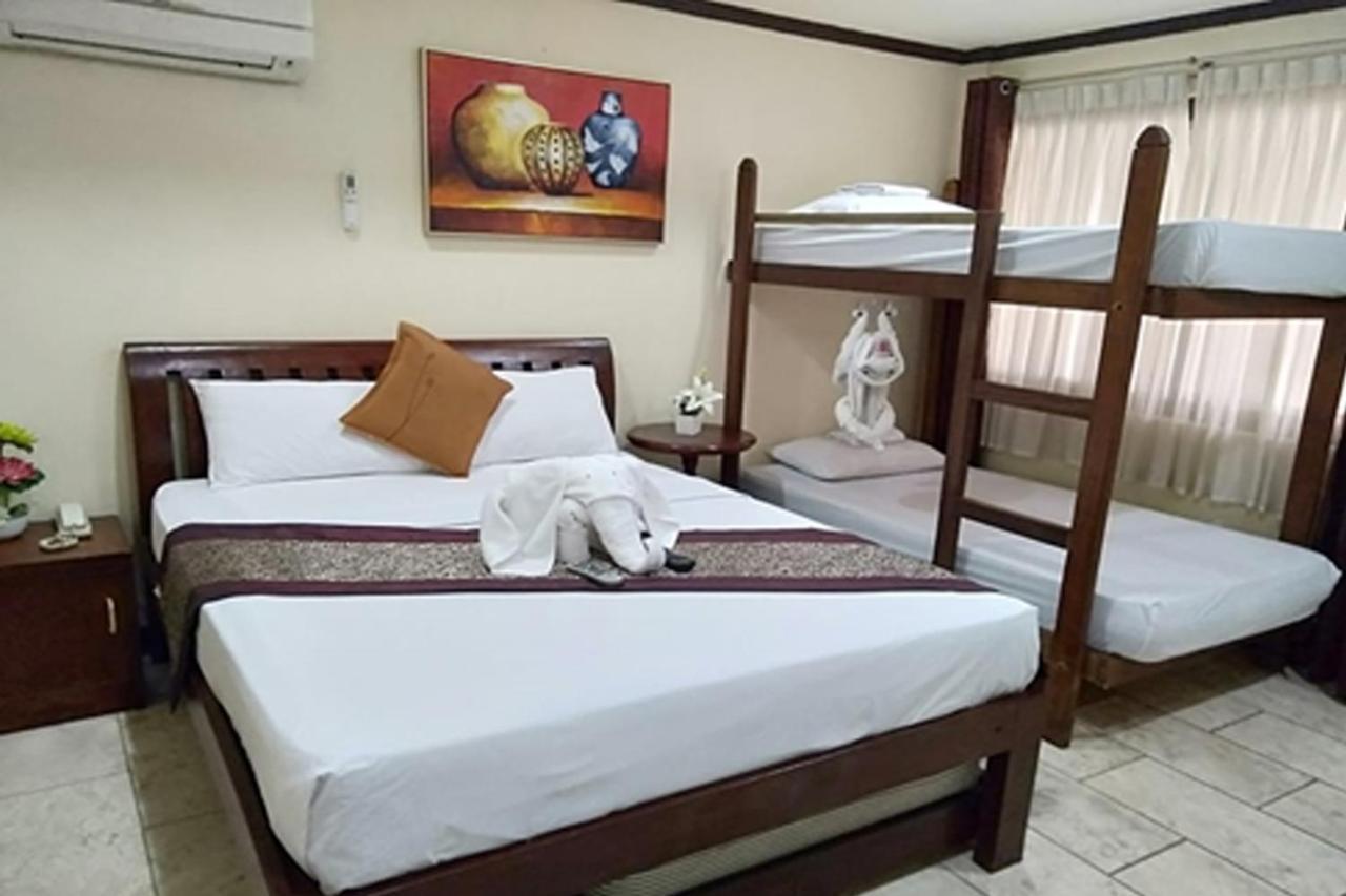 Suzuki Beach Hotel Olongapo Ngoại thất bức ảnh